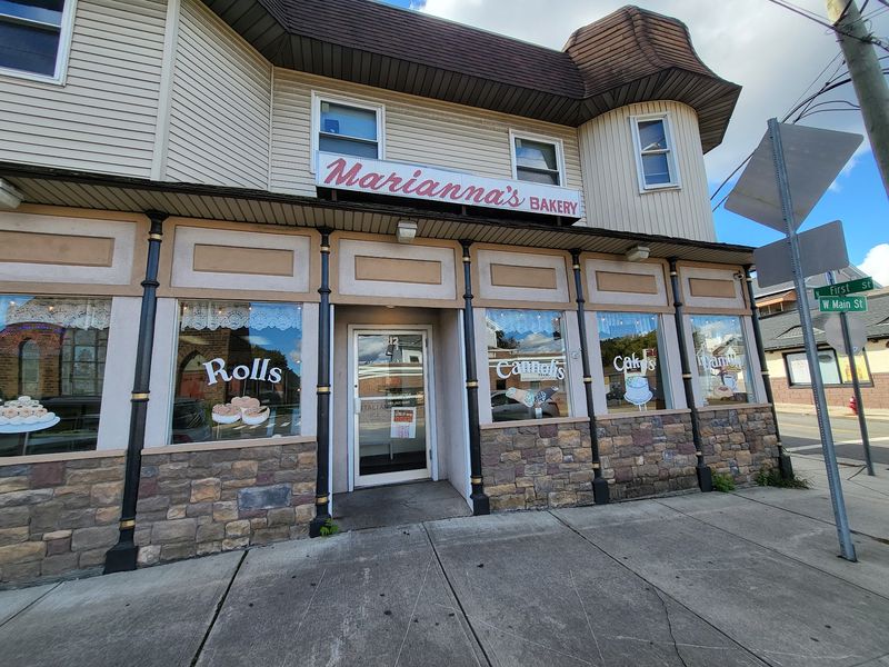 Marianna's Belltop Bakery (Meriden)