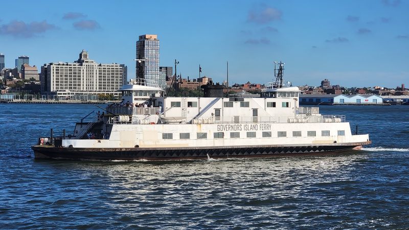 Governors Island Ferry - Manhattan to Governors Island