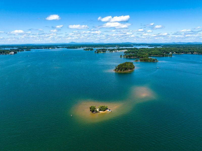 Smith Mountain Lake