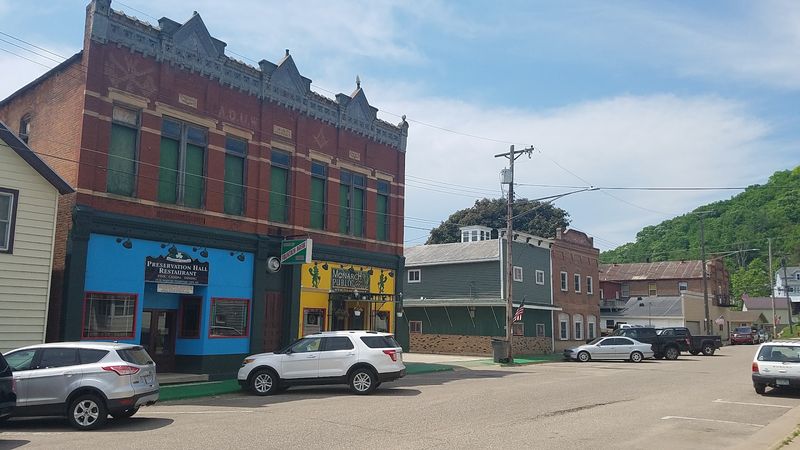 Fountain City - Mississippi River Views and Blufftop Quiet