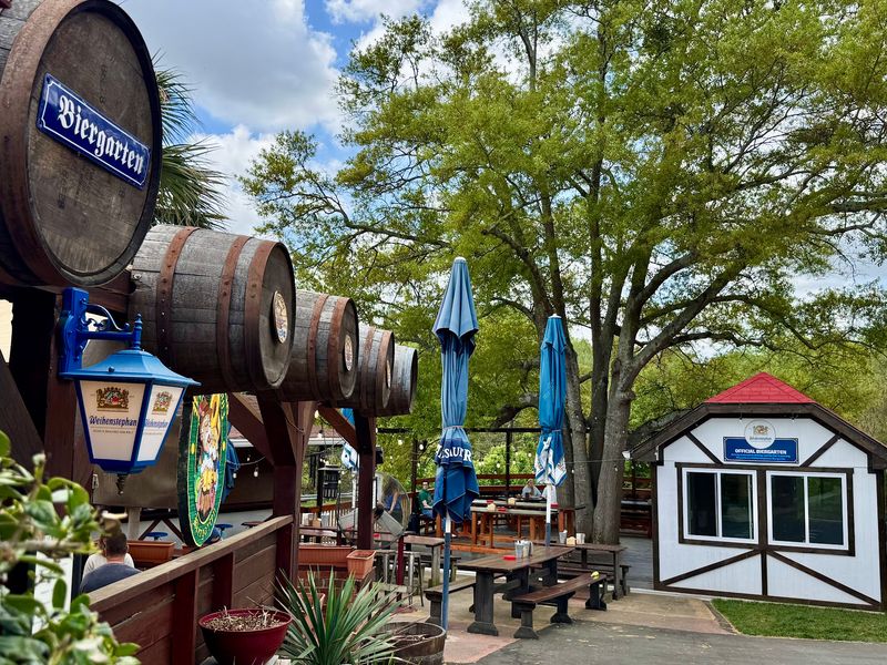 Hans & Franz Biergarten (Greenville)