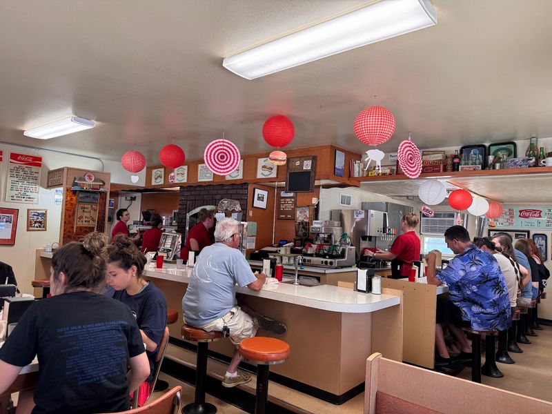 Mickey-Lu Bar-B-Q - Marinette
