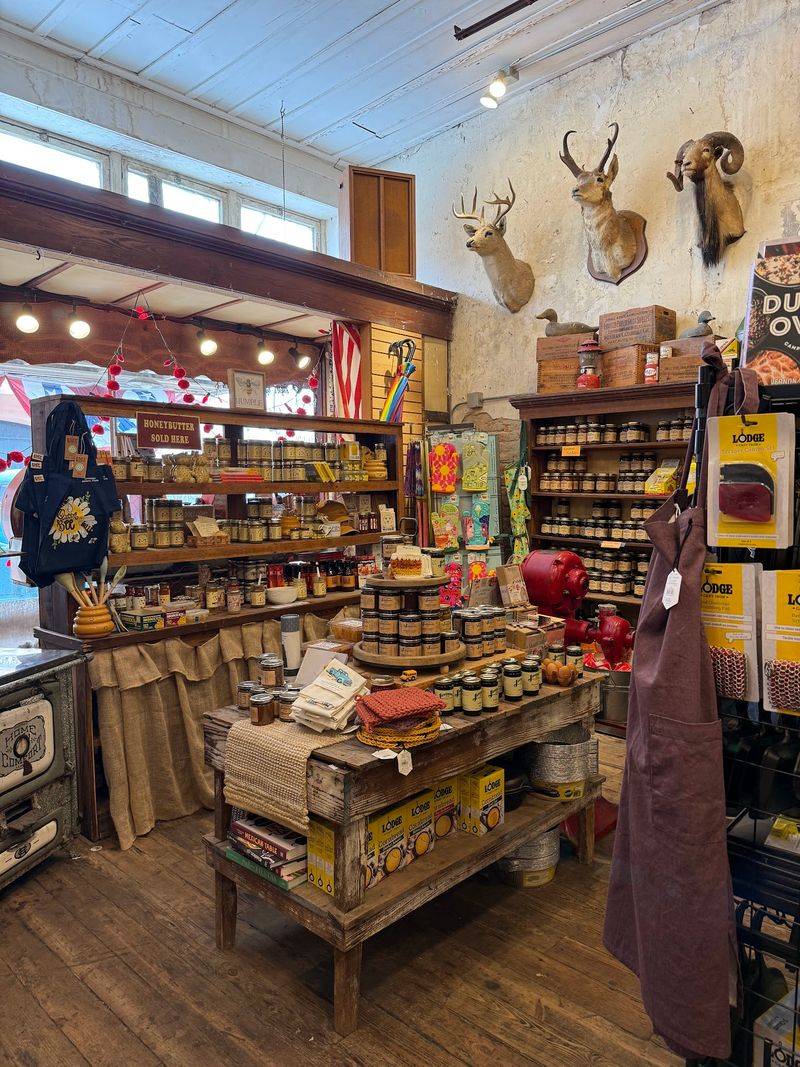 Pralines, Jams, And Samples With Southern Personality