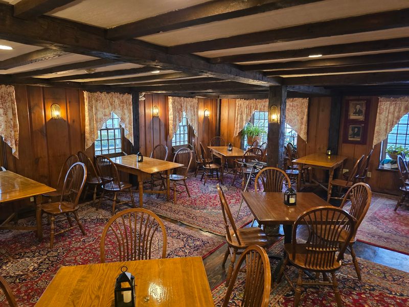 Publick House Historic Inn