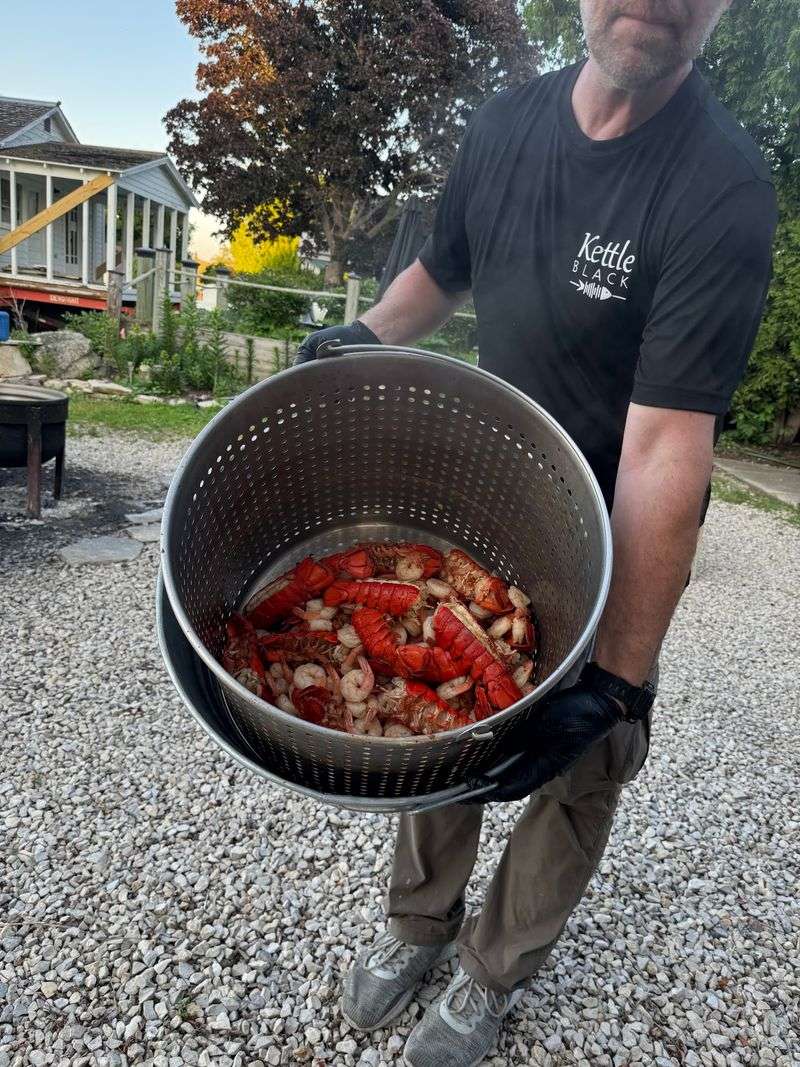Kettle Black Fish Boil
