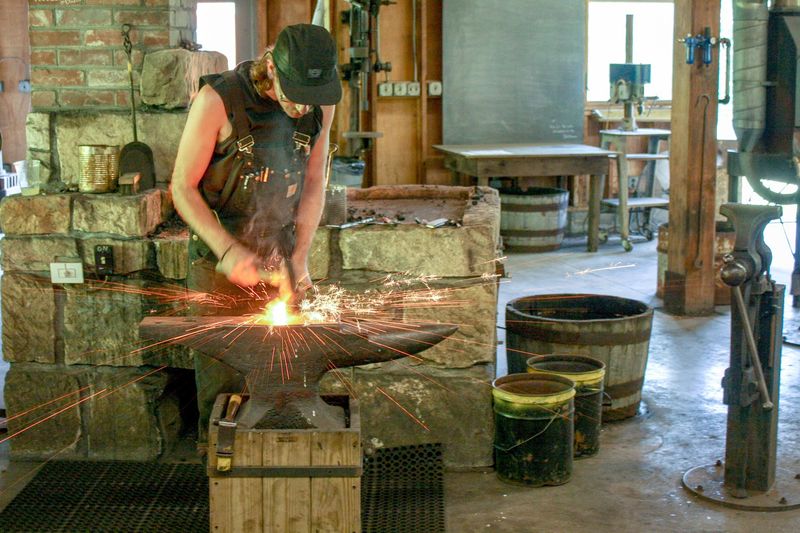 Touchstone Center for Crafts (Farmington)