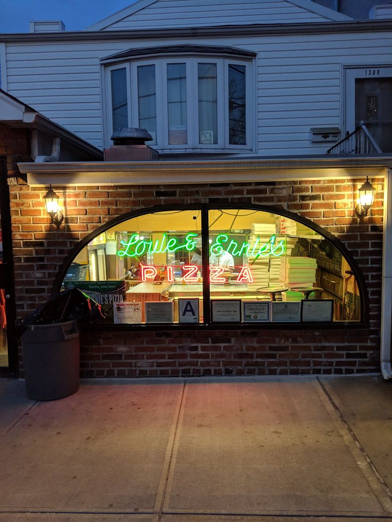 Louie & Ernie's Pizza