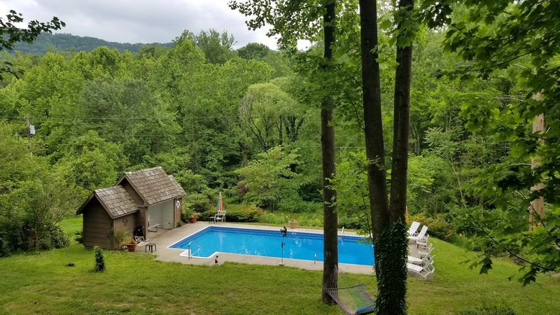 Chesley Creek Farm Cabins (Dyke)