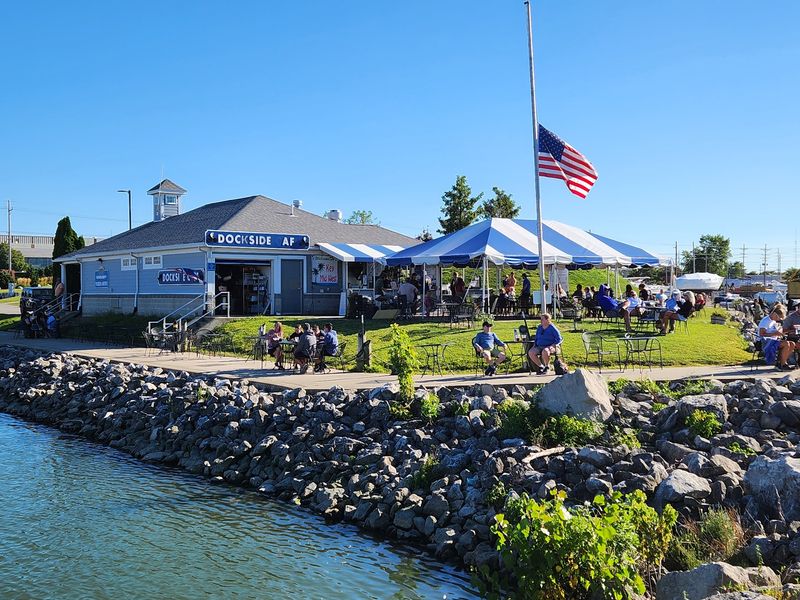 Dockside Caf&eacute; &ndash; Sandusky