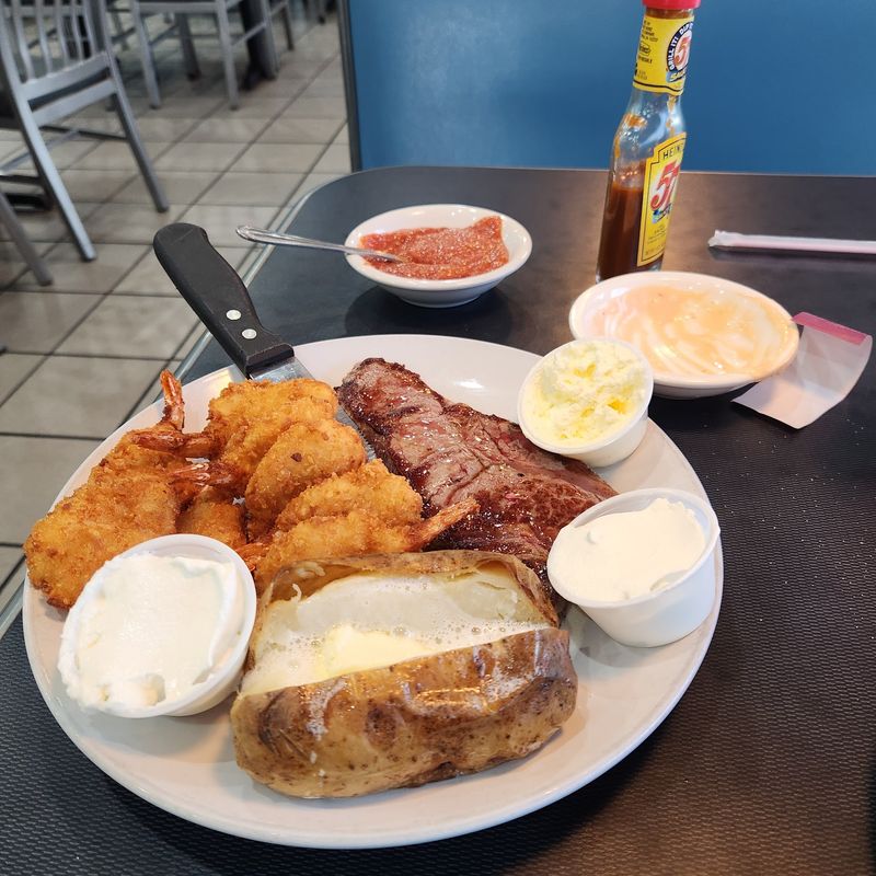 301 Plaza Restaurant - Middletown