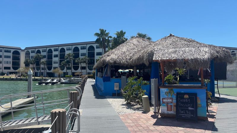 Dolphin Tiki Bar & Grill - Marco Island