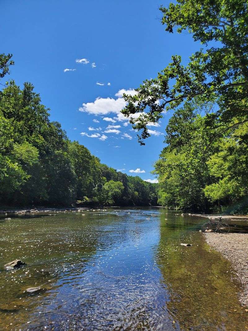 A Short Walk with River Music - Scenic River Trail, Highbanks Metro Park