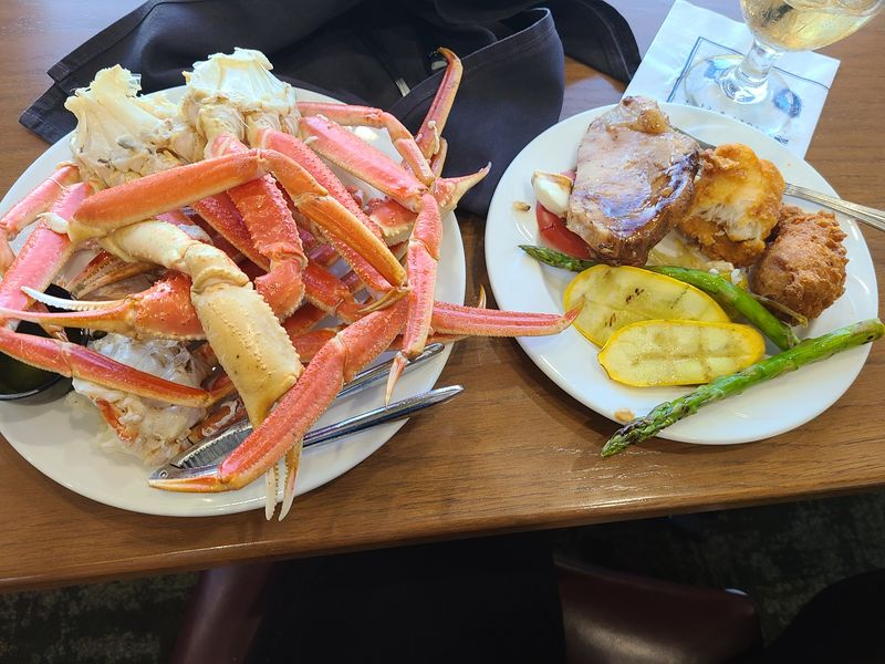 Crab Legs With a Resort Night Feeling