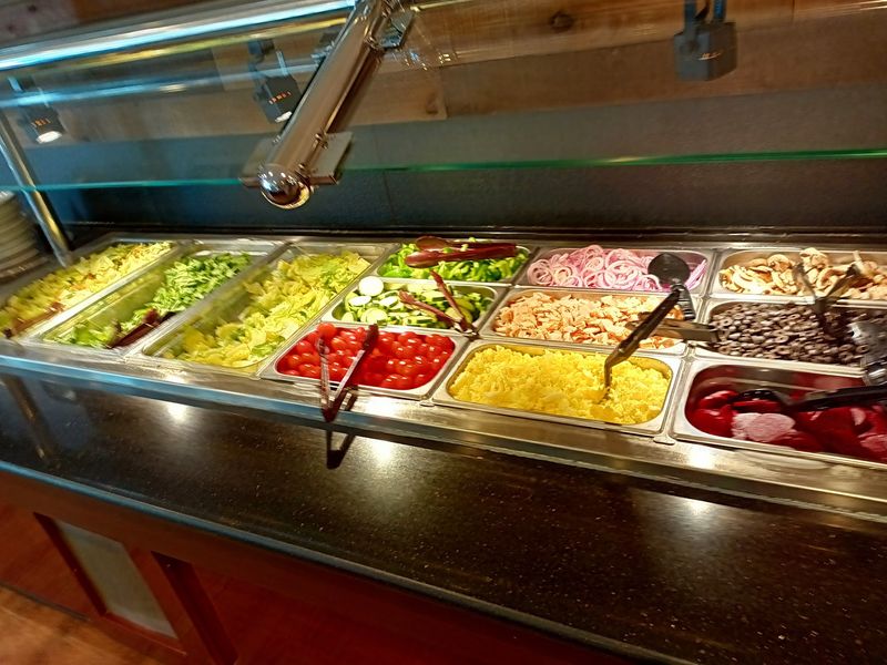 A Salad Bar That Makes the First Plate Fun