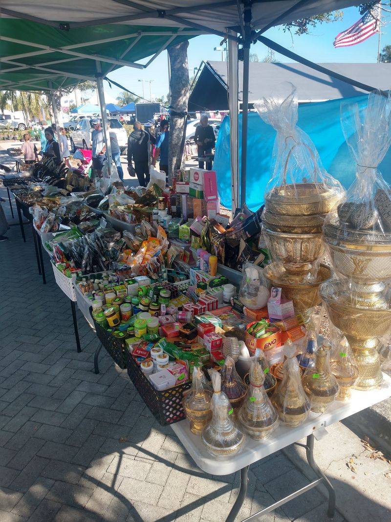 Wagon Wheel Flea Market - St. Petersburg