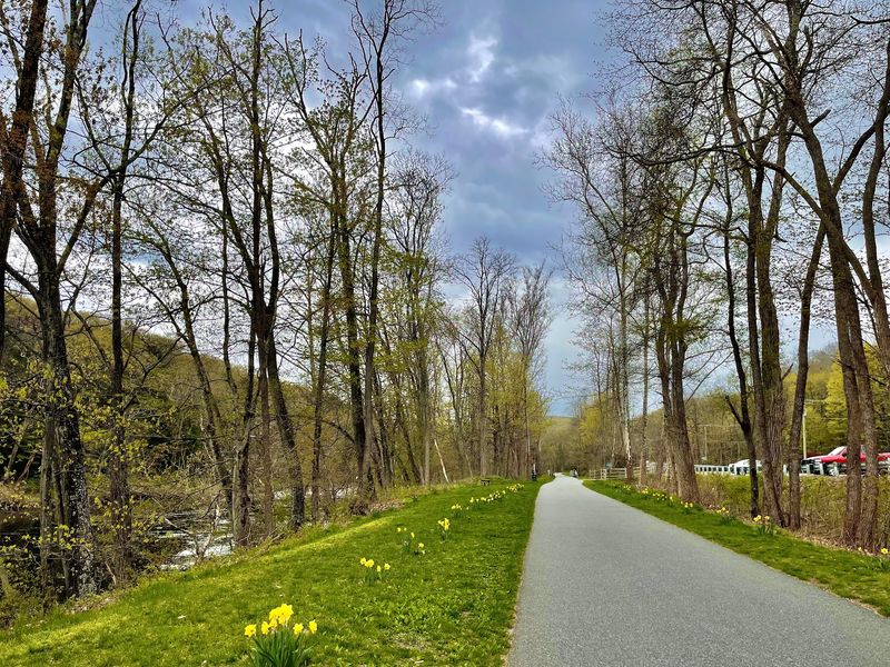 Farmington River Trail - Canton/Collinsville