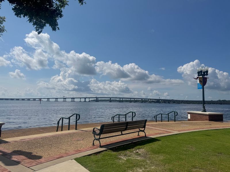 Union Point Park Riverwalk - New Bern