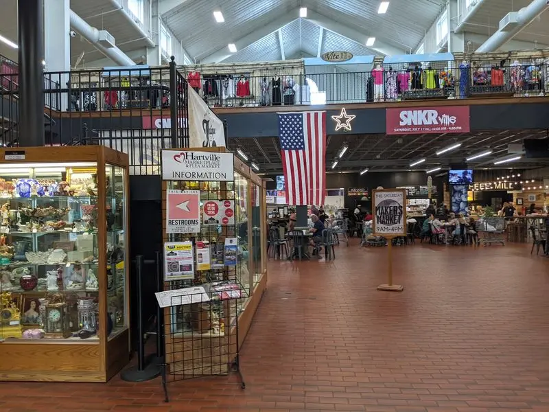 Hartville MarketPlace & Flea Market - Hartville