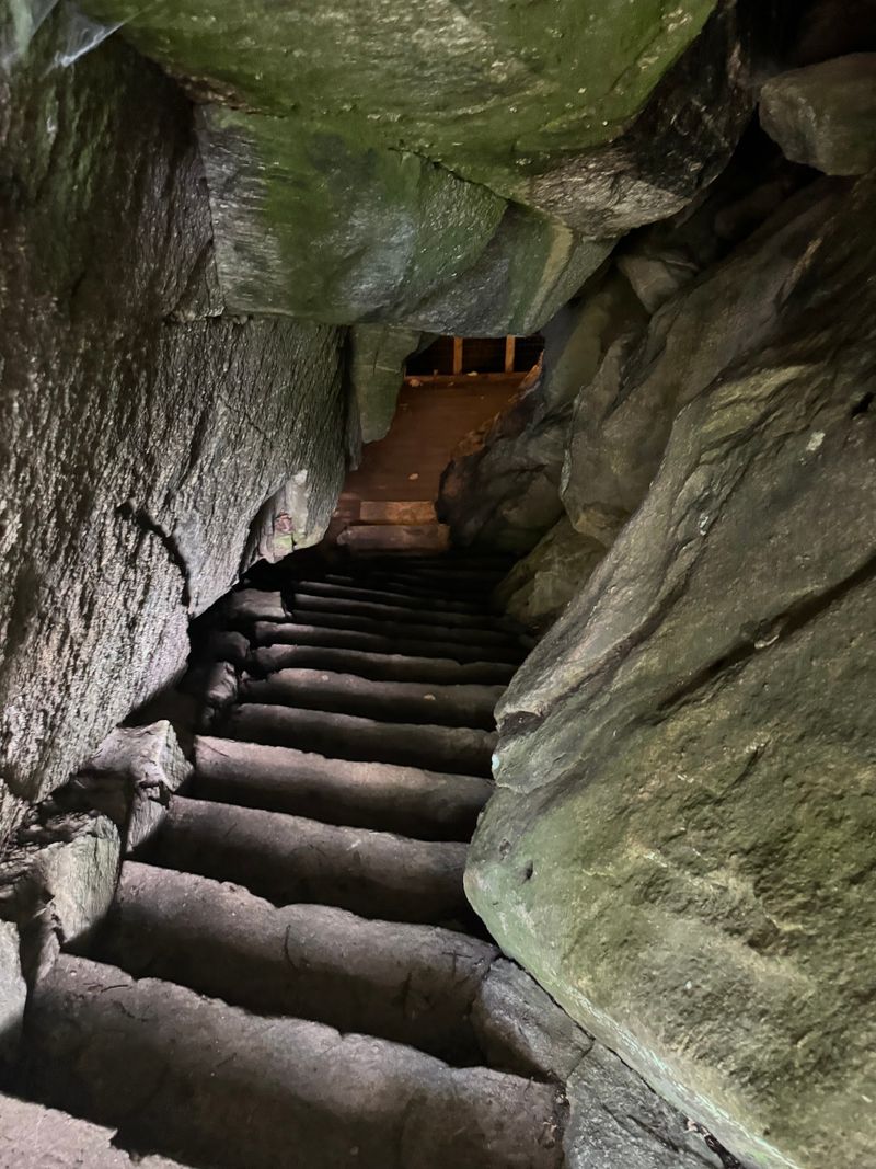 Gneiss Cave