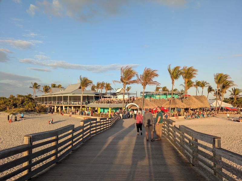 Sharky's On The Pier - Venice