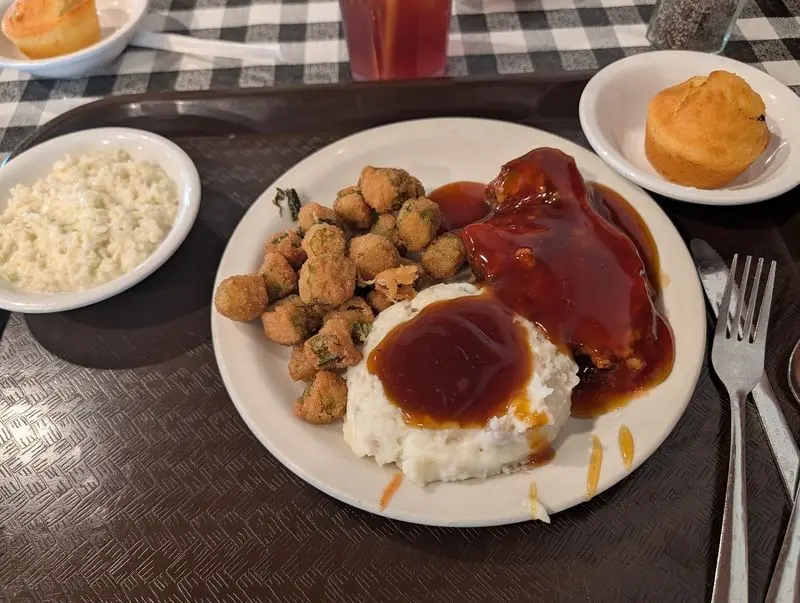 The Country Cooking Makes the Pie Trip Even Better