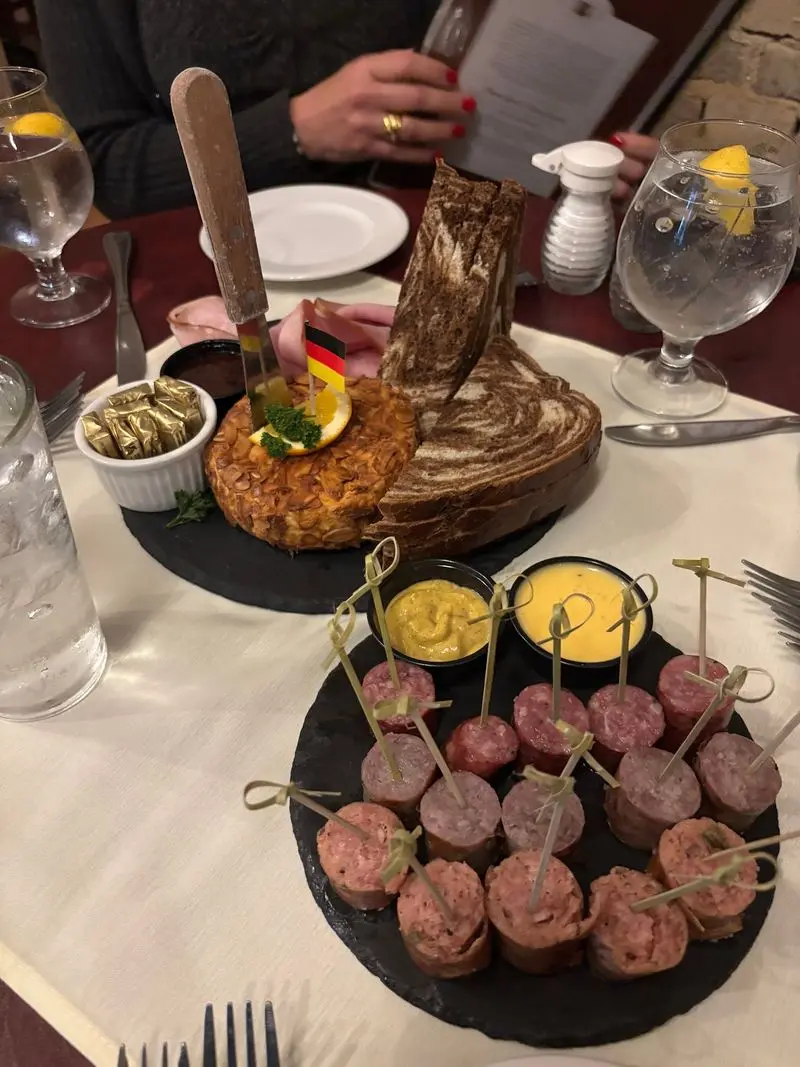 Alpine Haus Restaurant, Comfort, Kendall County