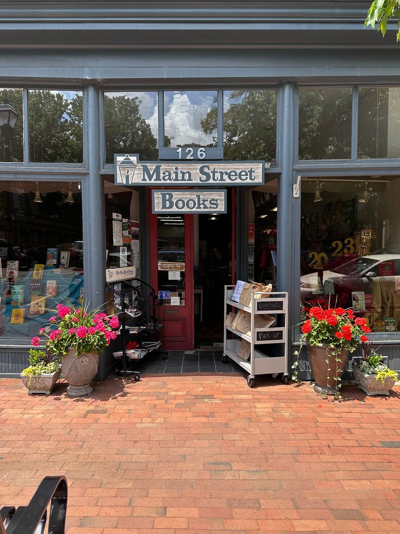 Main Street Books - Davidson
