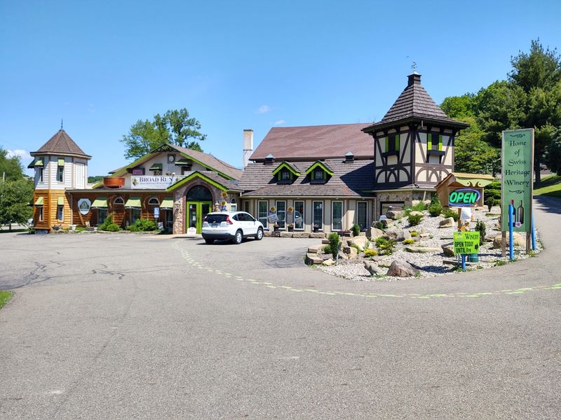 An Easy Home Base For A Holmes County Drive
