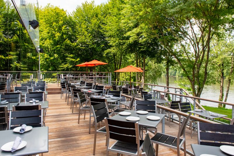 River: A Waterfront Restaurant and Bar - Wethersfield