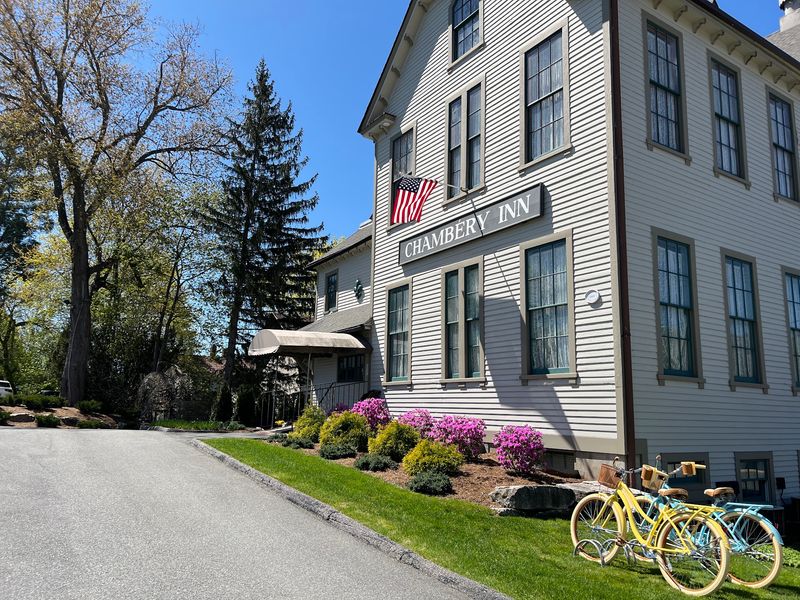 Chambery Inn - Lee