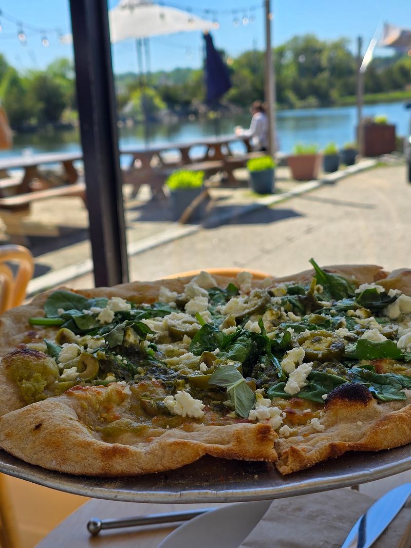 Nana's Bakery and Pizza
