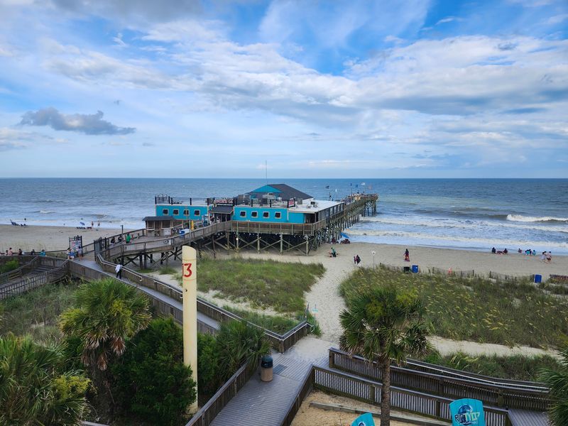 RipTydz Oceanfront Grille & Rooftop Bar