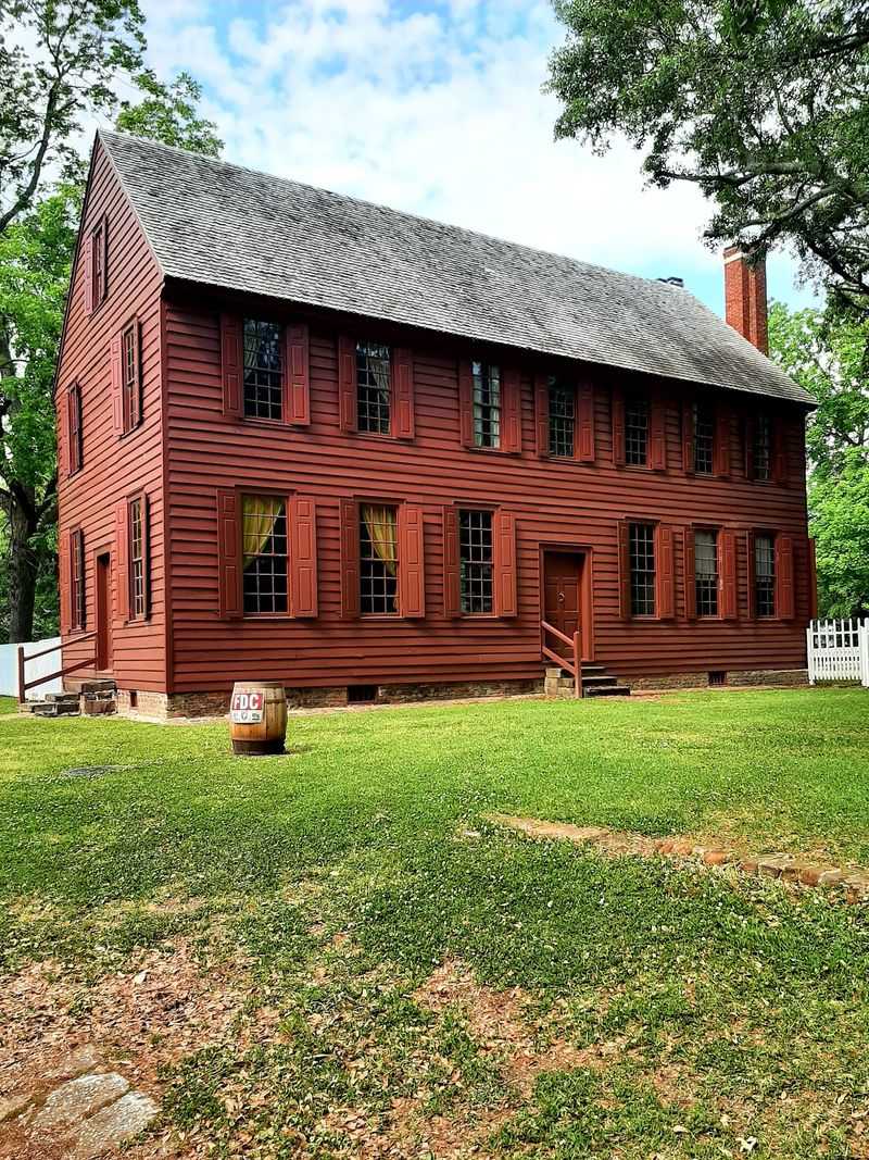 The Palmer-Marsh House Preserves Colonial Bath