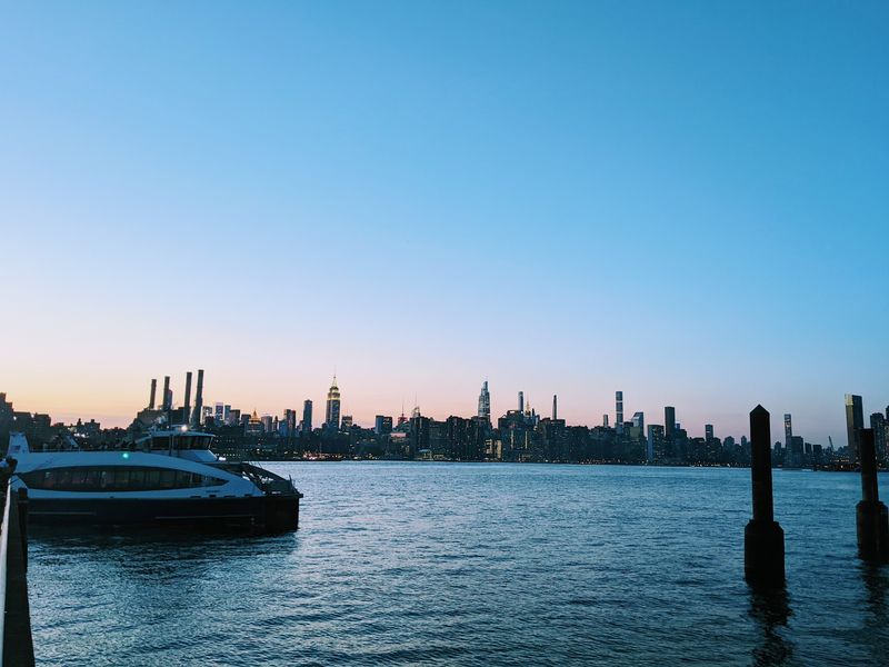 NYC Ferry East River Route - Manhattan to Brooklyn and Queens
