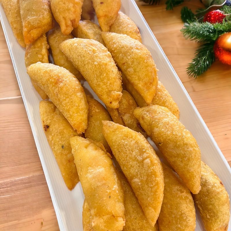 Empanadas That Balance Sweet and Savory Cravings