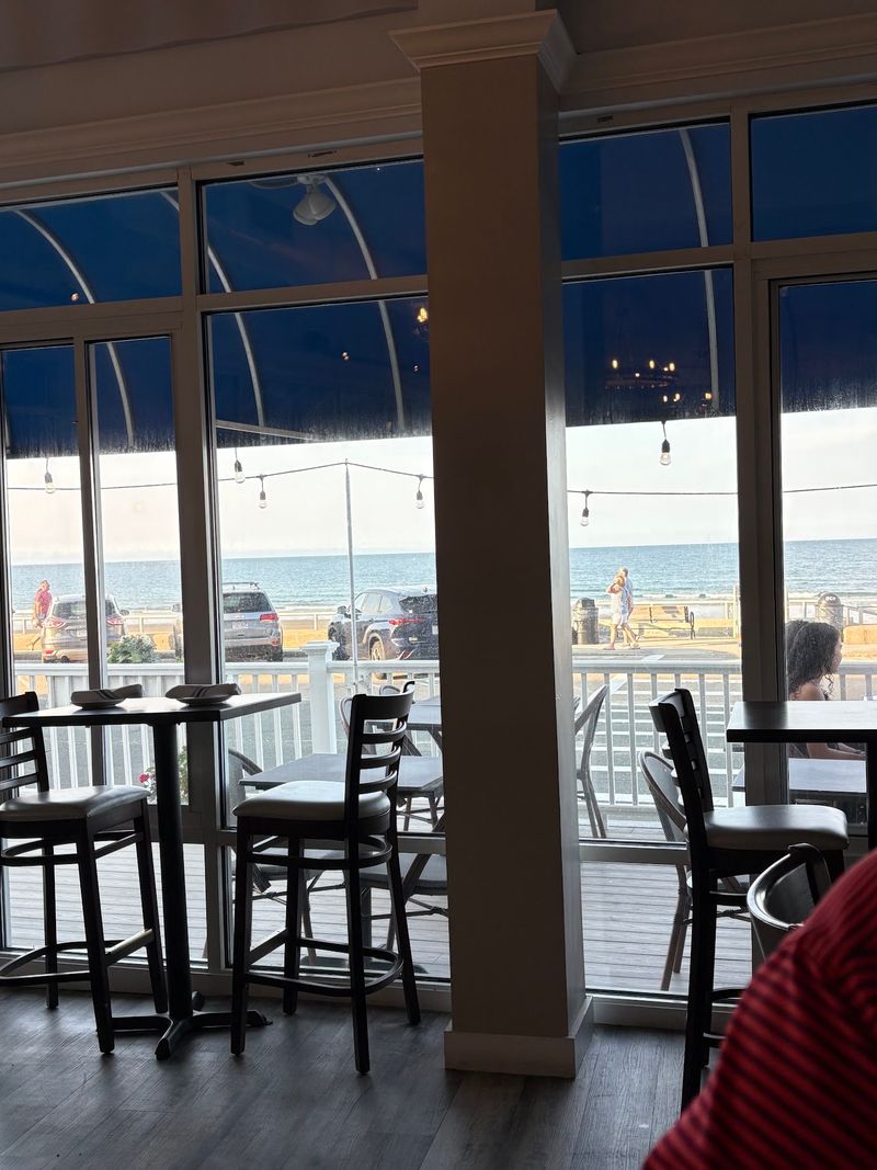 Boathouse Bistro Beachfront