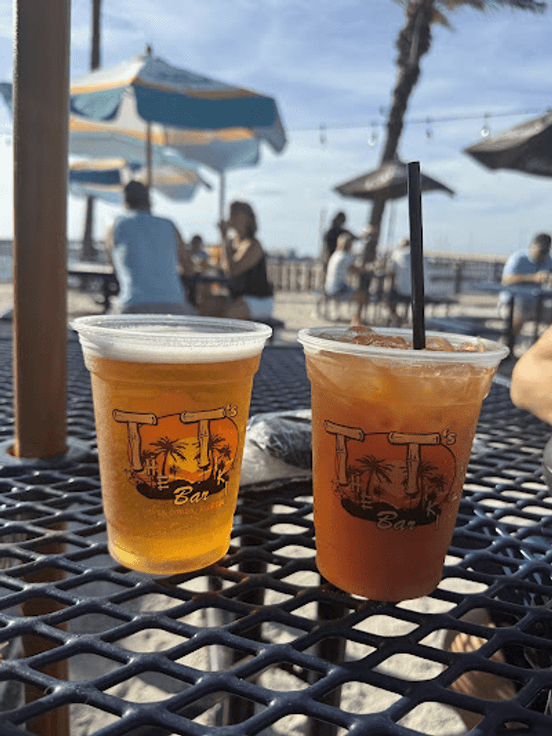 Tropical Drinks With a Breezy Harbor Backdrop