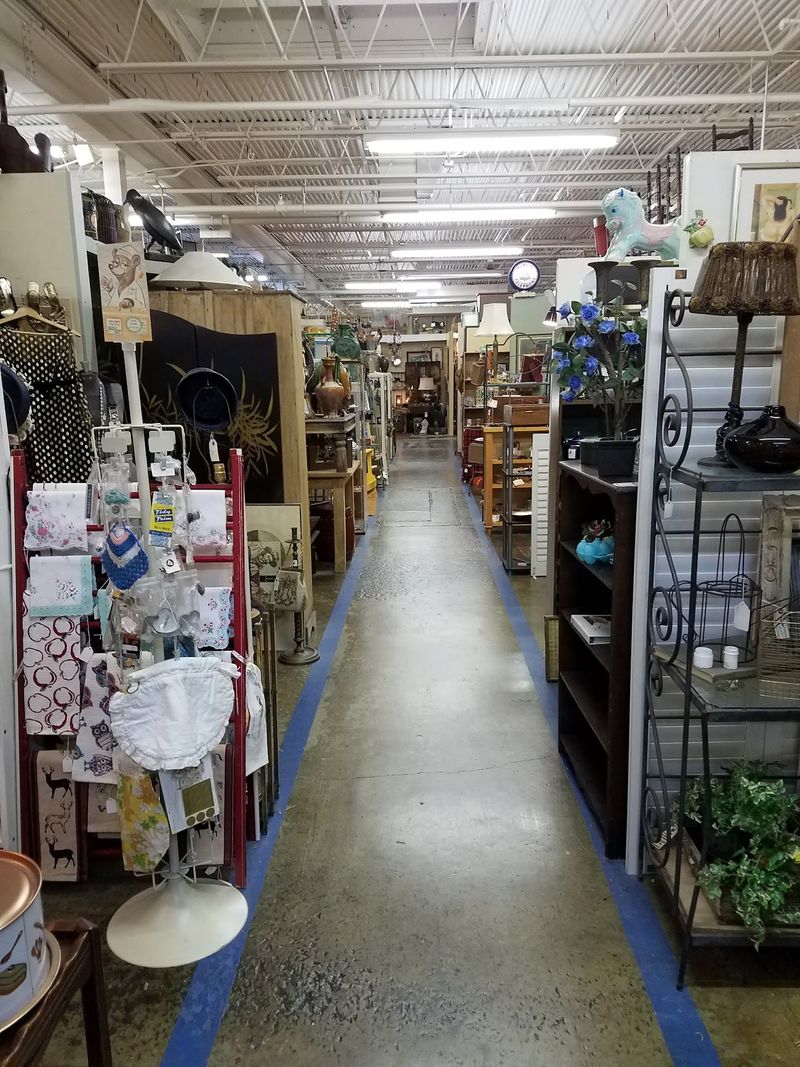Sleepy Poet Antique Mall - Charlotte