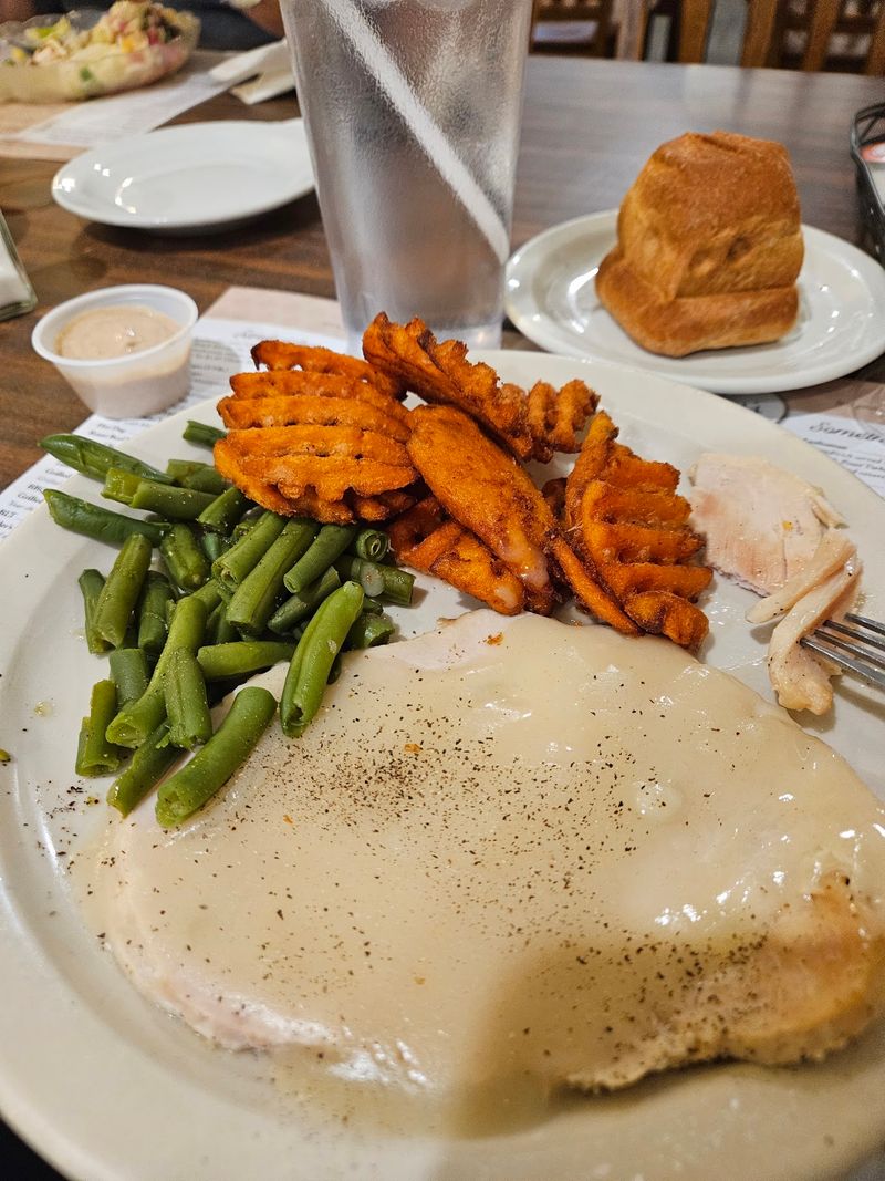 Mary Yoder's Amish Kitchen - Middlefield