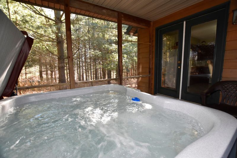 Hocking Hills Frontier Log Cabins - Laurelville