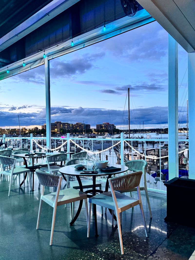 On The Waterfront Restaurant - New London