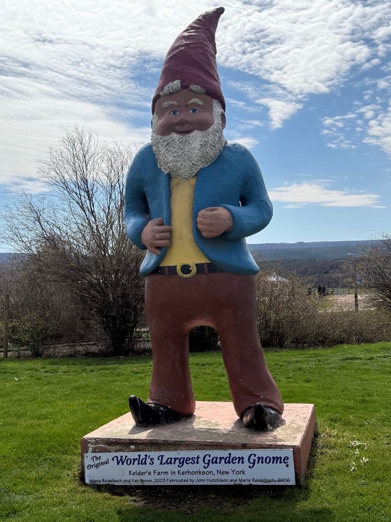 World's Largest Garden Gnome (Gnome Chomsky) - Kerhonkson