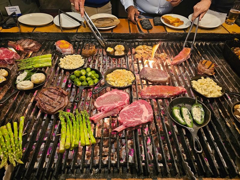 Rube’s Steakhouse & Lounge