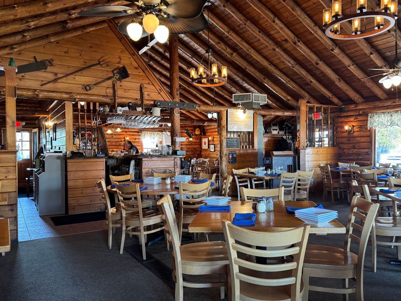 The Log Cabin Restaurant (Clinton)