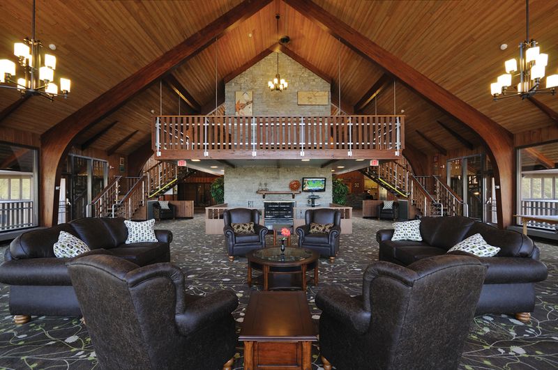 Burr Oak Lodge, Freshly Renovated