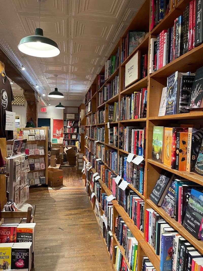 Handwritten Love Notes to Literature
