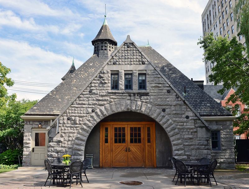The Inn on Ferry Street - Detroit