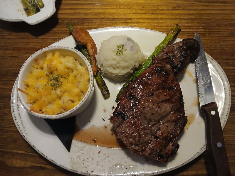 Prime Cut Steakhouse - Lyons