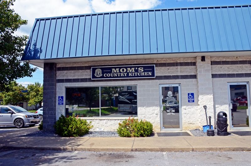 Mom's Country Kitchen - Front Royal
