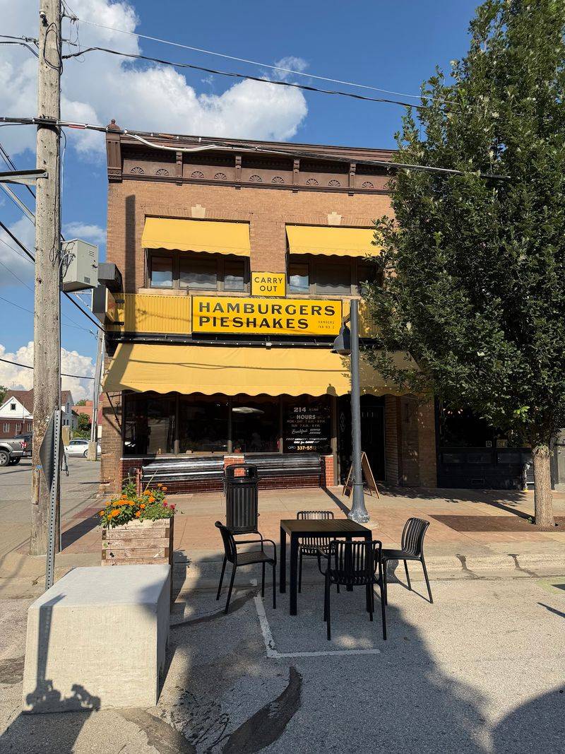 A Diner That Has Been Feeding Iowa City Since 1948